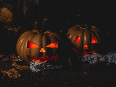 Hvad er historien bag Halloween?